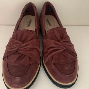 Woman’s size 8W Clark’s Comfort Collection burgundy suede loafer